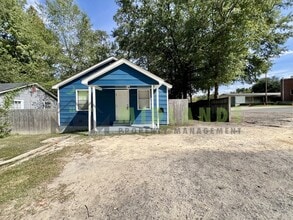 Building Photo - 2304 Ervin St