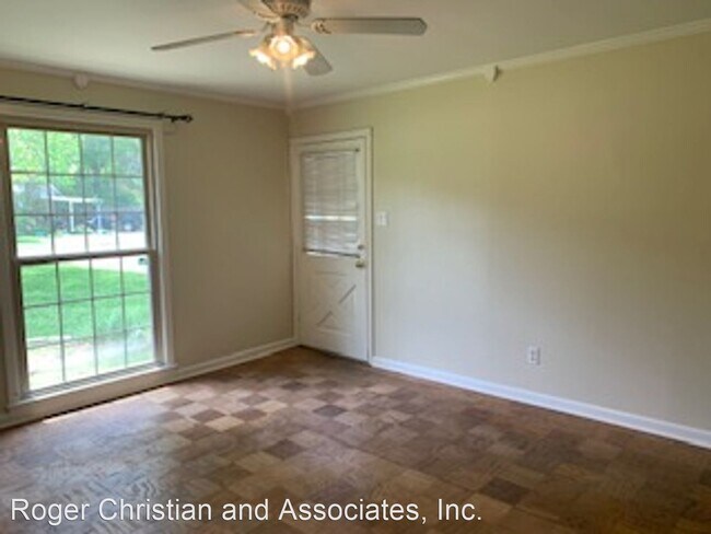 Building Photo - 3 br, 1.5 bath House - 900 Willow Drive