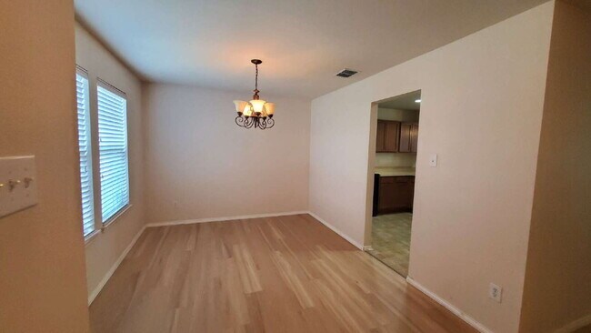 Foto del edificio - Charming 3 bedroom, 2 bath, 1,354 sq.ft. h...