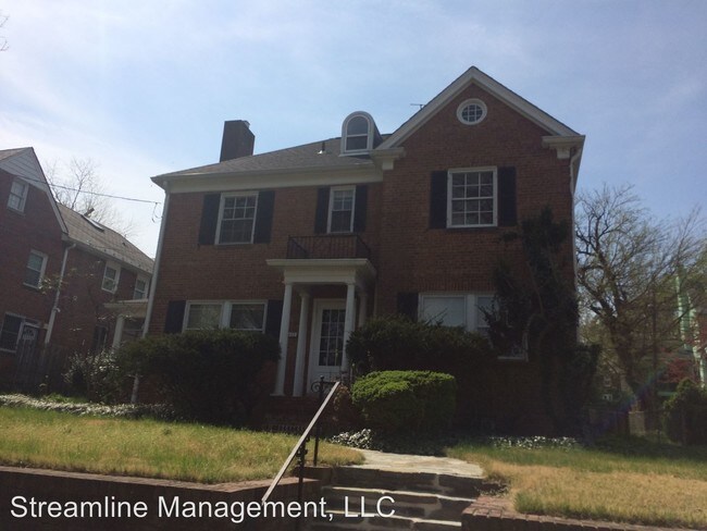 Building Photo - 1332 Locust Rd NW