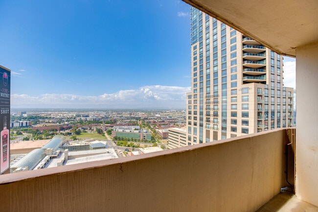 Building Photo - 1020 15th St