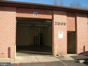Building Photo - 2809 Belair Rd