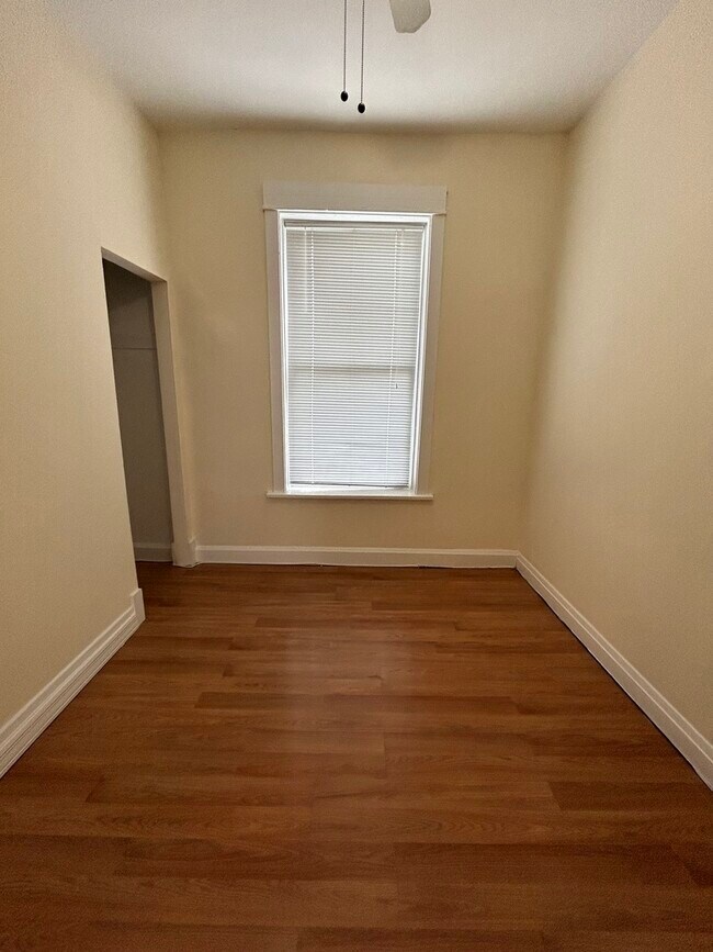 Foto del edificio - 1327 N Homan Ave.