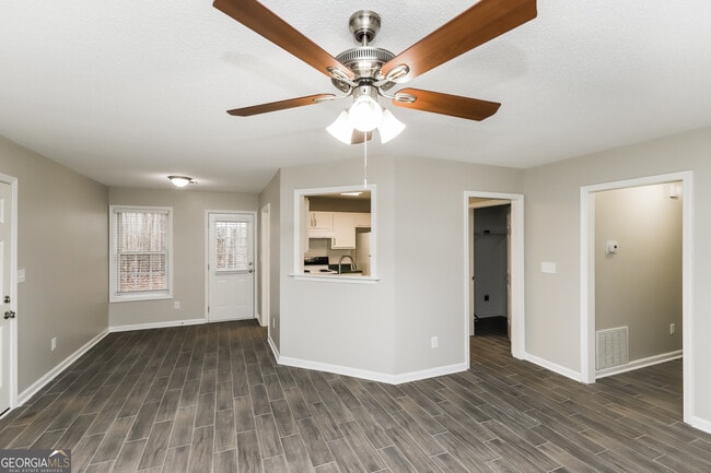 Foto del edificio - 1091 Woodwind Dr