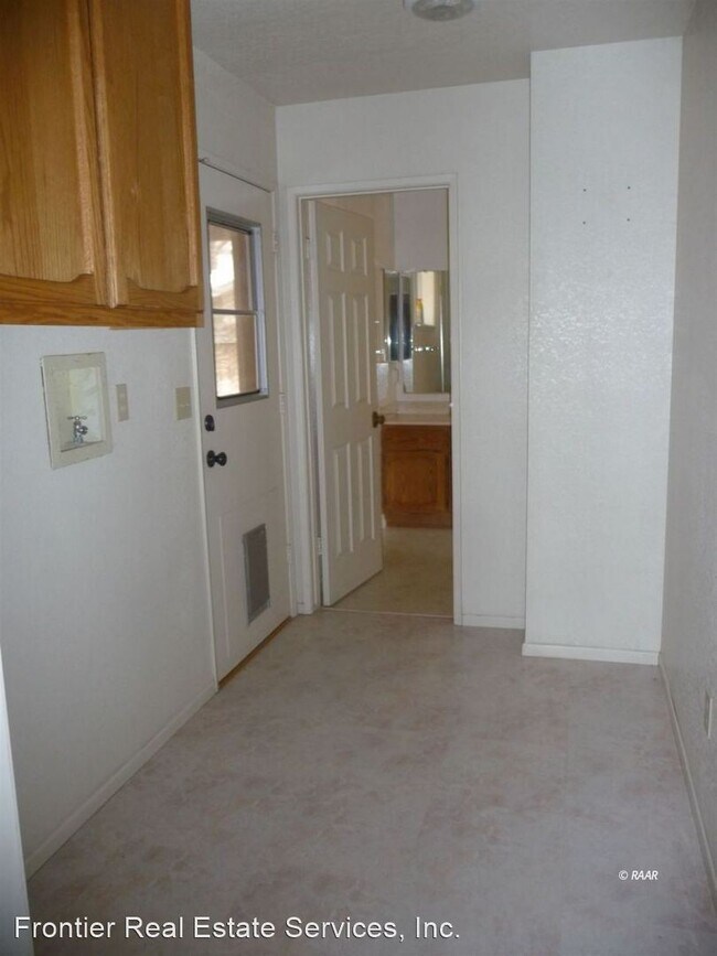Building Photo - 3 br, 2 bath House - 629 E Church Ave