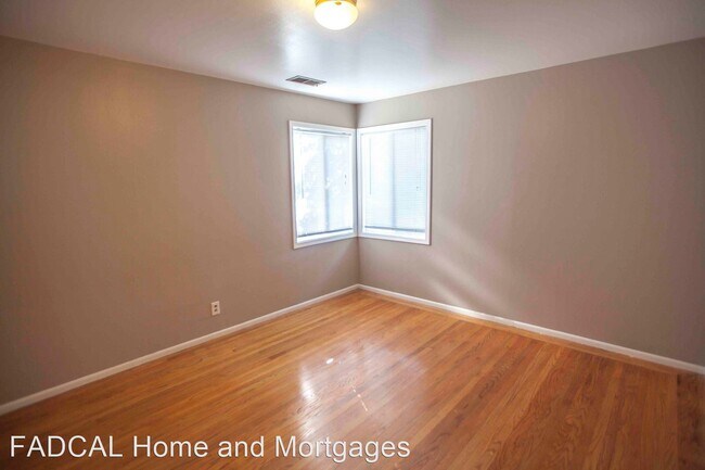 Building Photo - 3 br, 1 bath House - 813 Via Manzanas