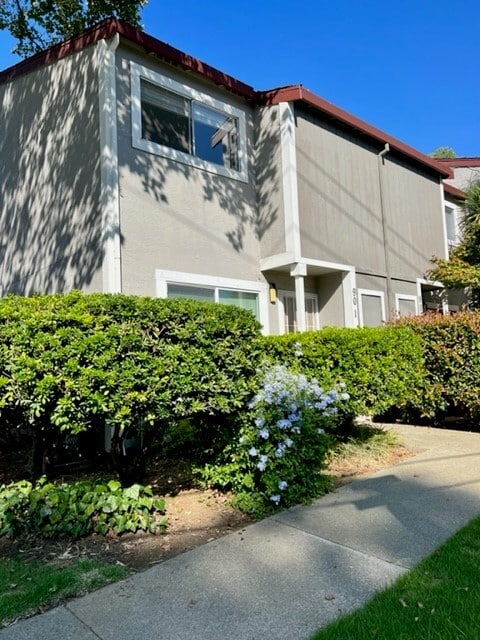 Photo - 901 Veterans Dr Townhome