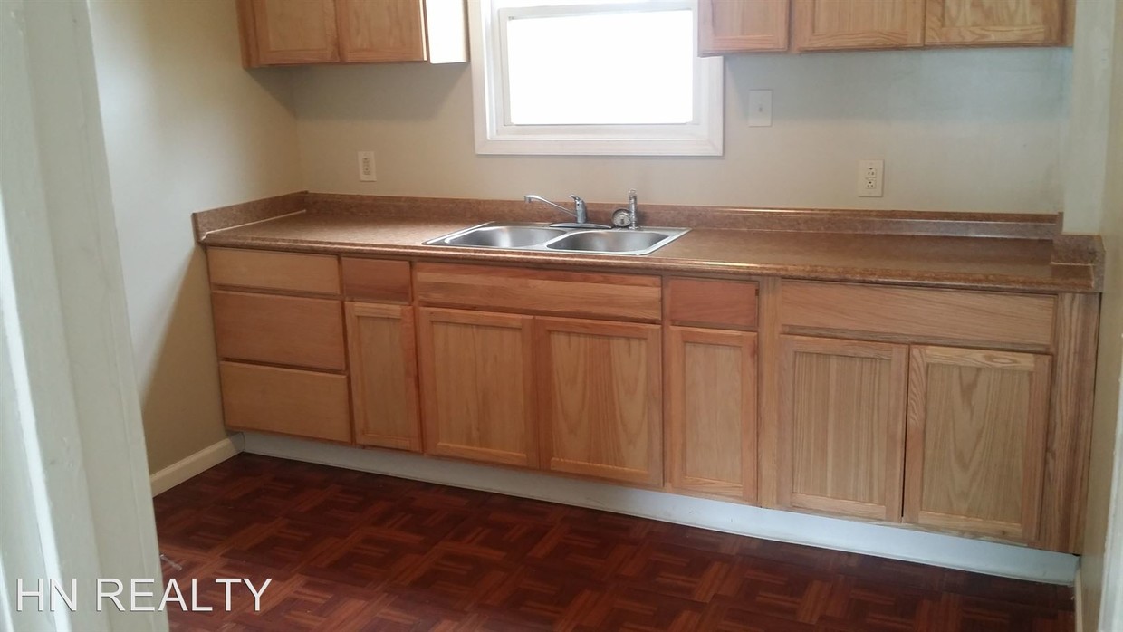 Primary Photo - 3 br, 1 bath House - 1323 W. 6TH ST
