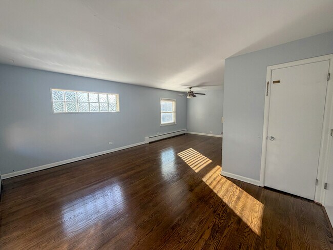 Foto del edificio - 6052 W Miami Ave