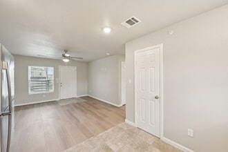 Building Photo - 254 Plez Morgan