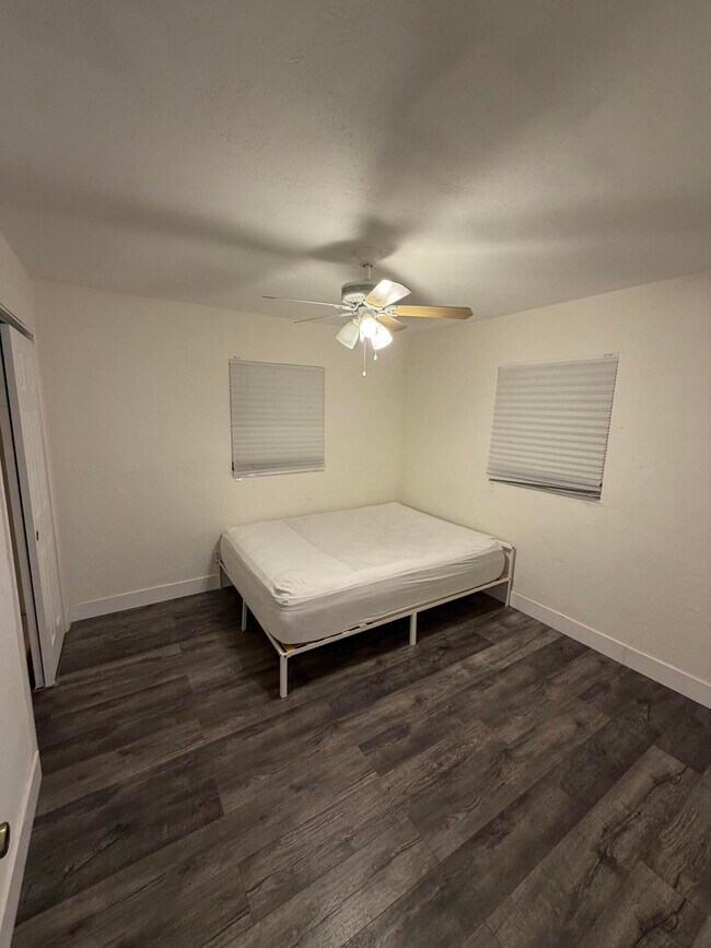 Foto del edificio - 4927 SW 44th Terrace