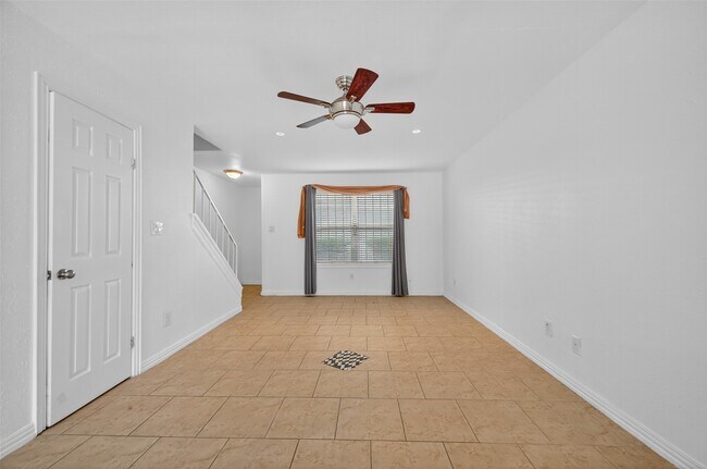 Foto del edificio - 1701 Upland Dr