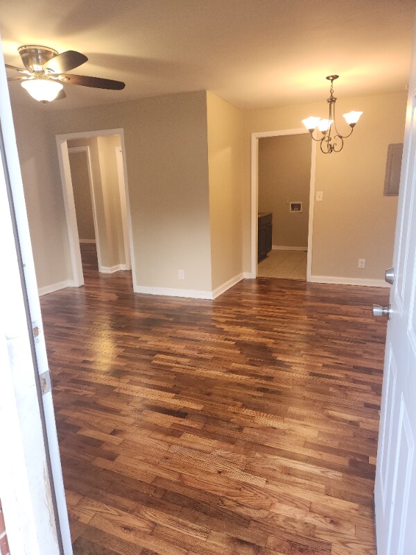 Building Photo - 112 Sun Valley Dr