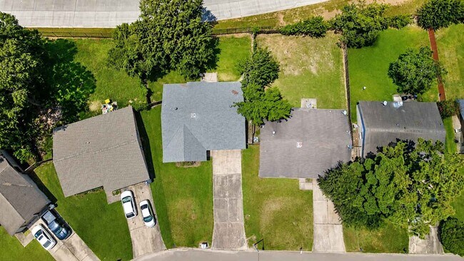 Foto del edificio - 8607 Sherrywood Dr
