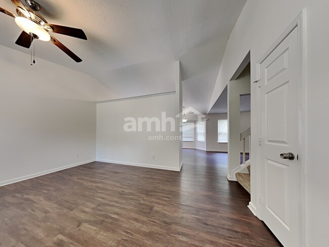 Building Photo - 4645 Bluejay Court