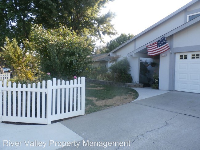 Building Photo - 3 br, 2.5 bath House - 2805 Londonderry Drive