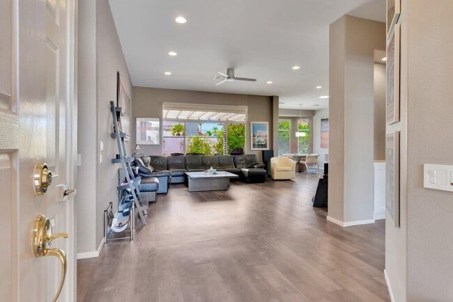 Building Photo - 39357 Mirage Cir