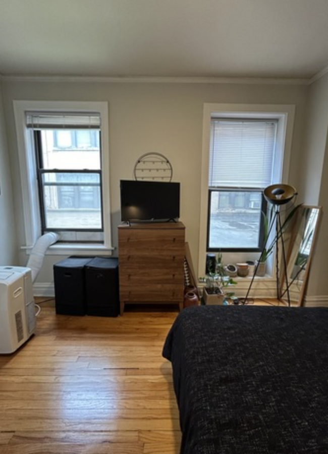 Foto del edificio - 2 bedroom in Chicago IL 60657