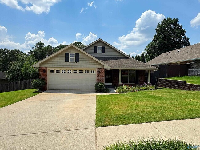 Building Photo - 105 Oak Shade Dr