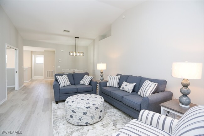 Foto del edificio - 5636 Whisperwood Blvd