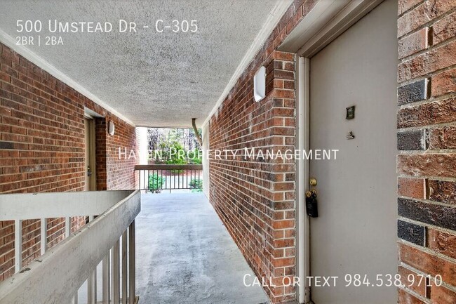 Photo - 500 Umstead Dr House