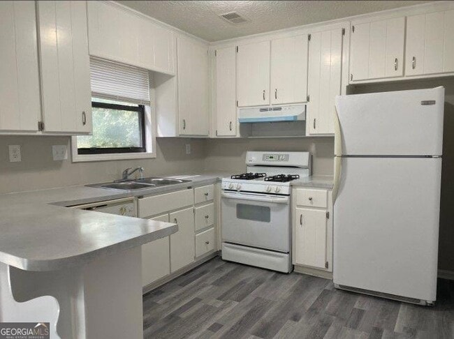 Building Photo - 1052 Dassow Ct