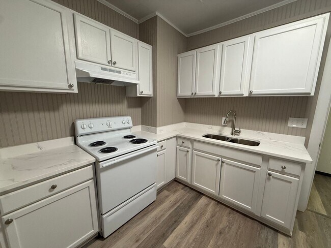 Foto del edificio - 708 Woodrow St S