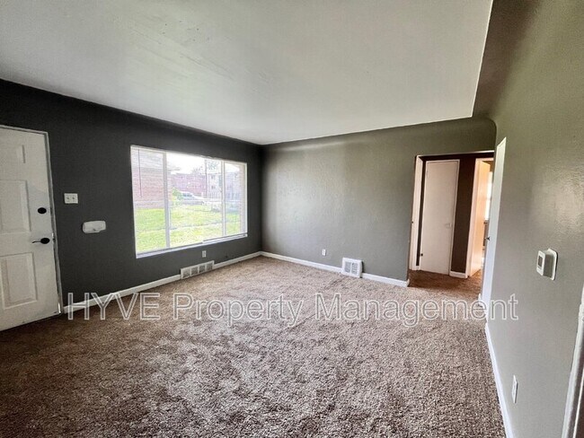 Building Photo - 1413 Joliet St.