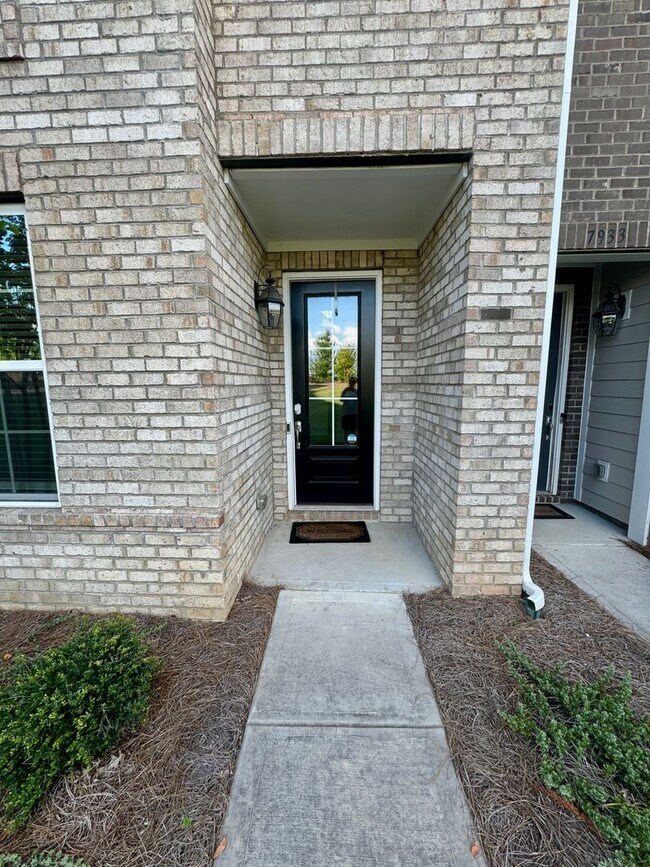 Foto del edificio - Beautiful 3BR/3.5BA Townhome in Rea Farms