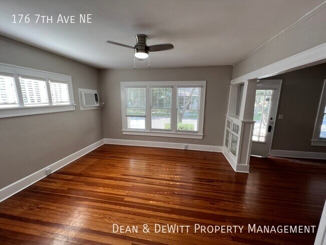 Building Photo - Renovated Old NE 2/1 - For Rent