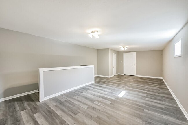 Building Photo - 10906 Hoffer St