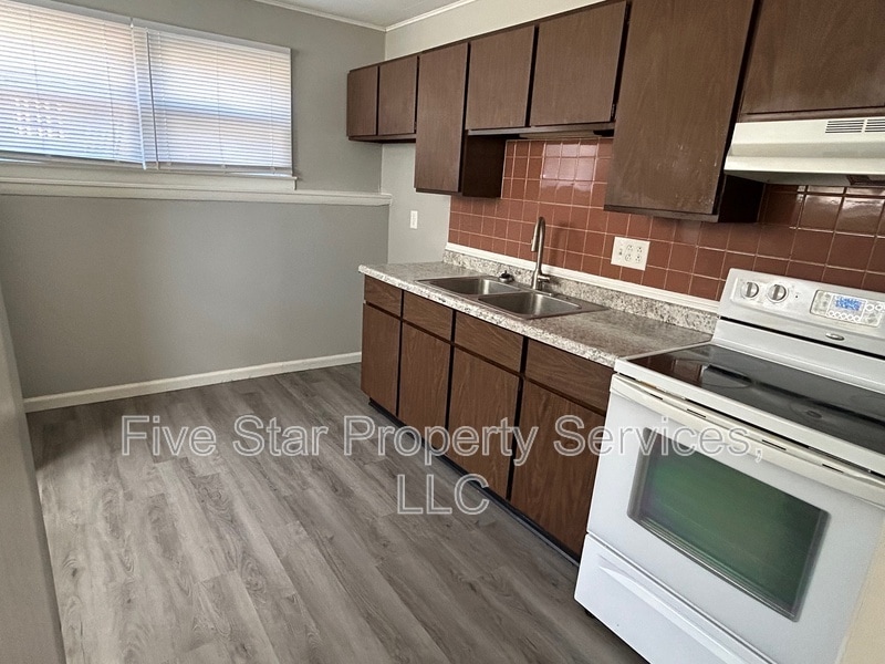 Primary Photo - 629 W Washington St