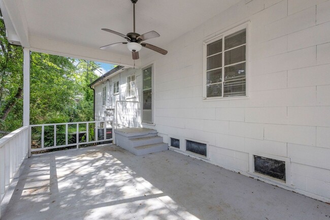 Foto del edificio - Charming 1BR Duplex in Jackson