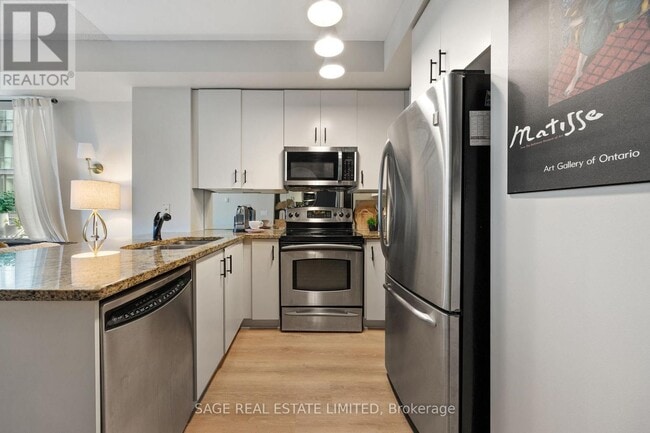 Photo du bâtiment - 438 King St W