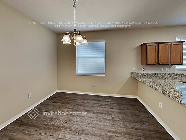 Foto del edificio - 7262 Cedarcrest Blvd
