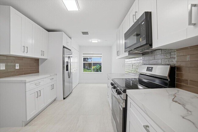 Foto del edificio - 4112 Pine Ridge Ln