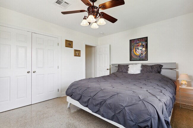 Foto del edificio - 6123 Marigny St