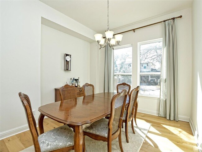 Foto del edificio - 4100 Rainy Creek Ln