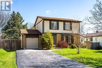 Building Photo - 583 Elliott Crescent