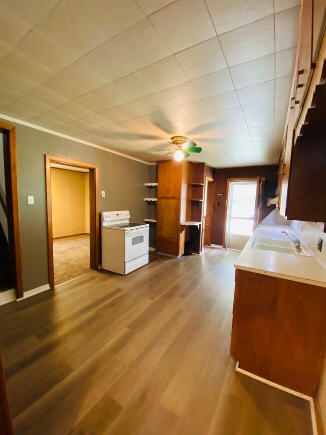 Foto del edificio - 628 Garfield Ave SW