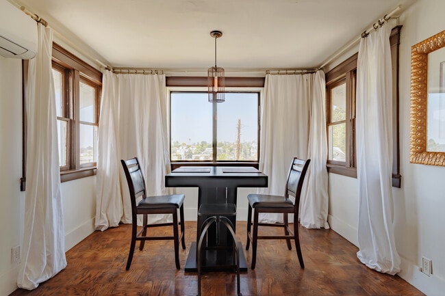 Living Area Dining - 1100 Coronado Ter