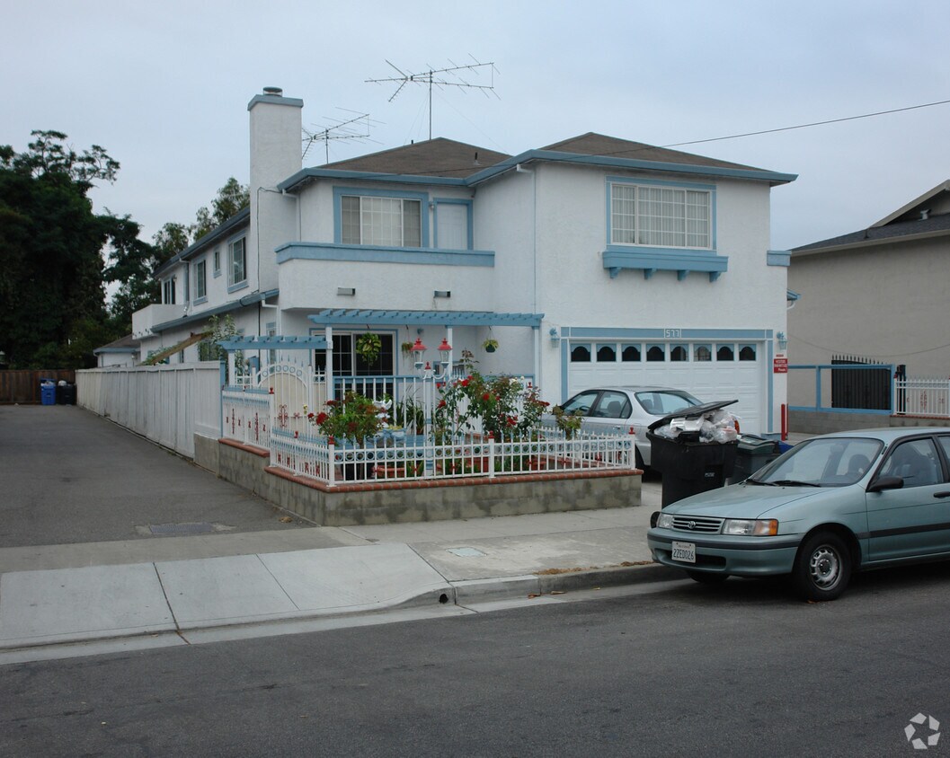 Building Photo - 577 Columbia Ave