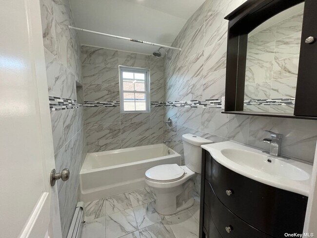 Foto del edificio - 205-15 100th Ave