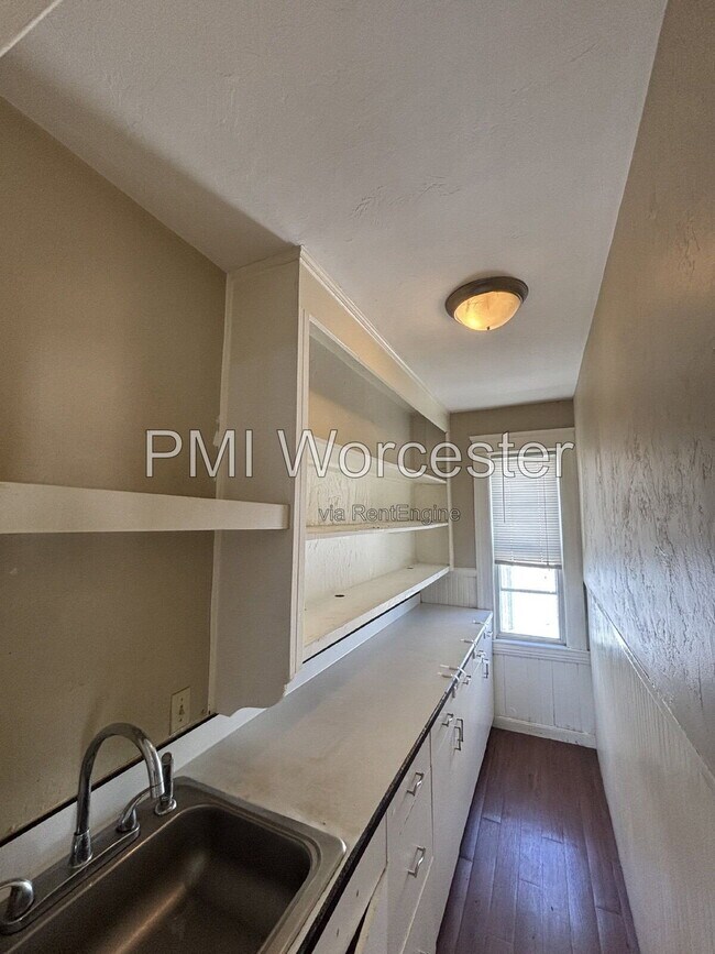 Building Photo - 174 Ingleside Ave