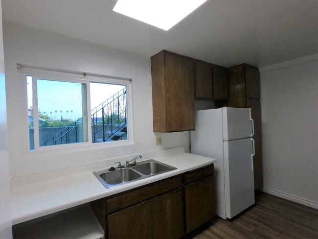 Building Photo - 809 Brent Ave