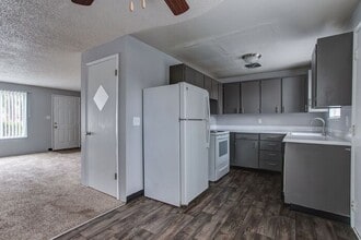 Building Photo - 1022 NE 181st Ave