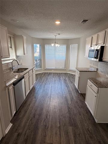 Foto del edificio - 6400 Fern Meadow Dr