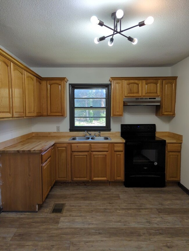 Building Photo - 6335 Hansley Dr