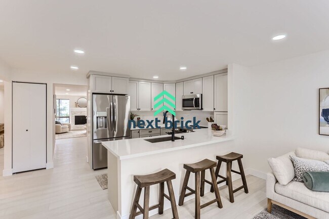 Foto del edificio - Luxurious Townhome with 3 bedroom and 2 ba...