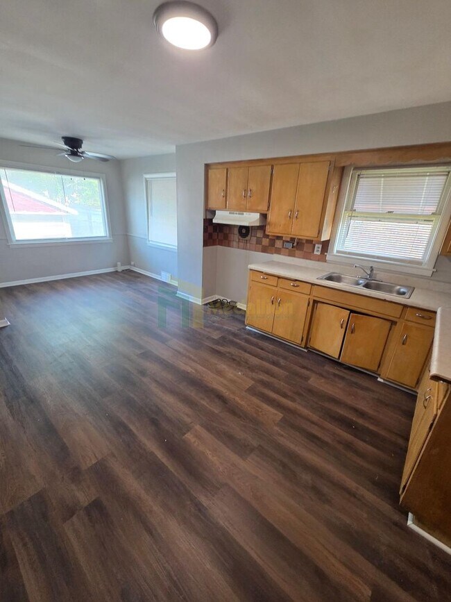 Building Photo - Beautifully Renovated 4-Bedroom Home with ...